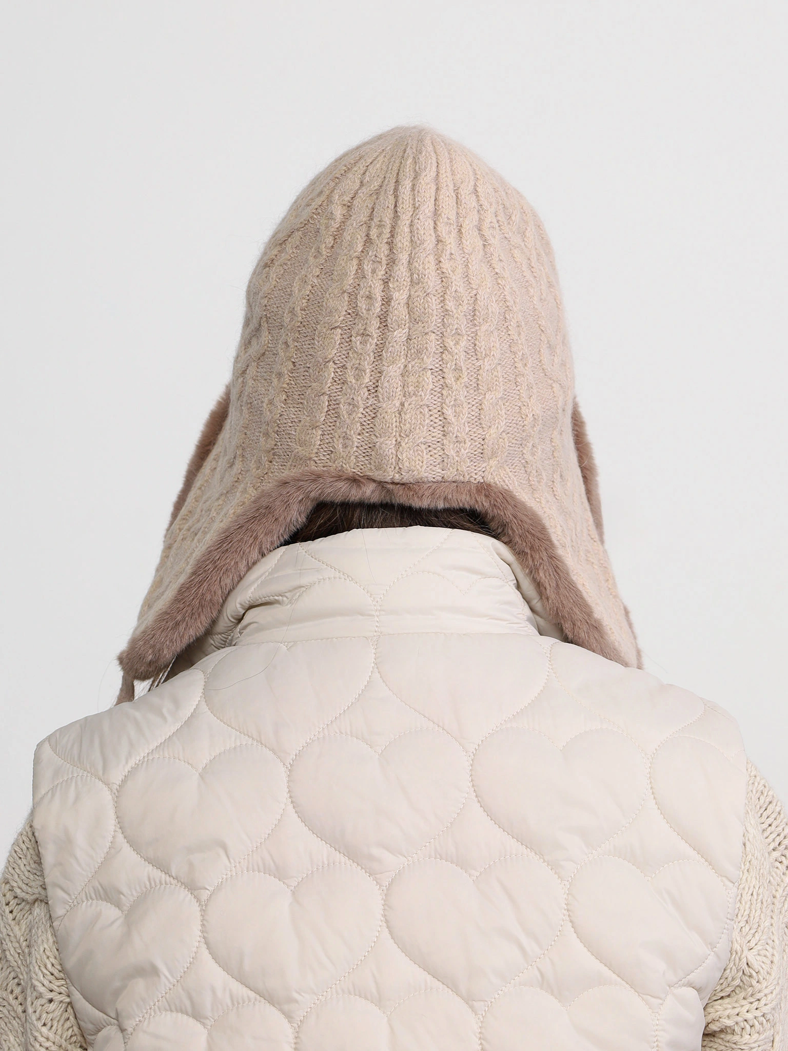 Шапка-ушанка с меховым отворотом в ассортименте